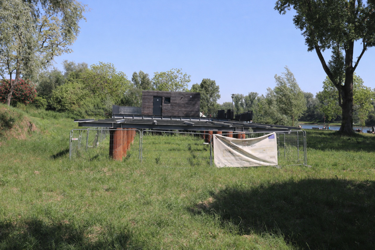 Pavillon am Rhein